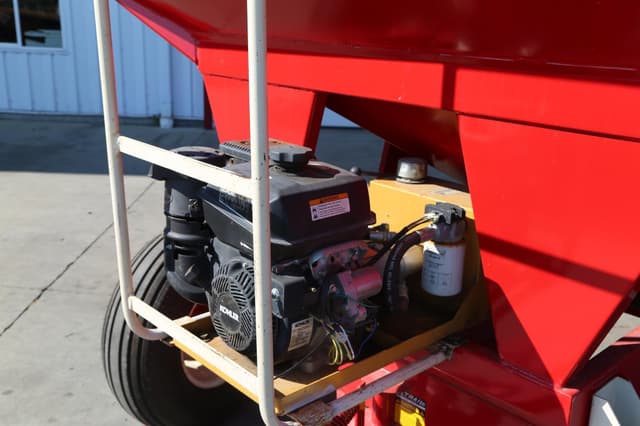 Image of E-Z Trail 230 equipment image 2