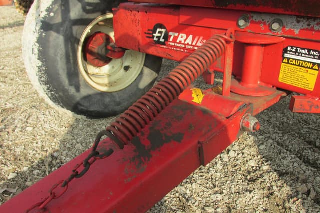 Image of E-Z Trail 3400 equipment image 3