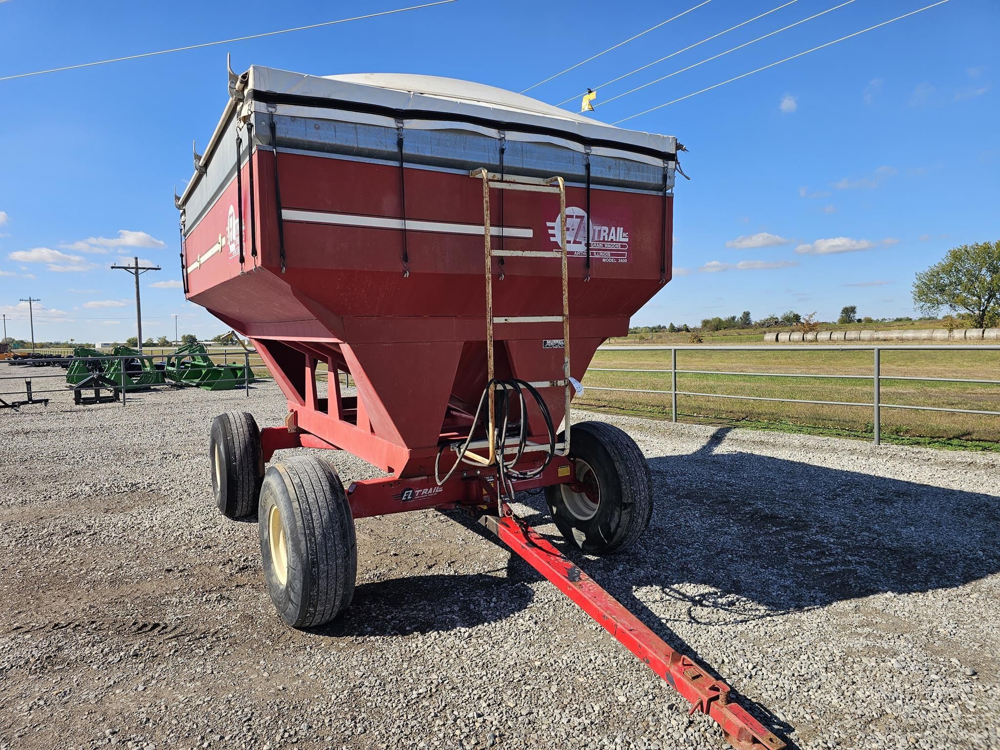 E-Z Trail 3400 Equipment Image0