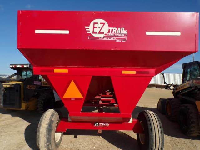 Image of E-Z Trail 3400 equipment image 4