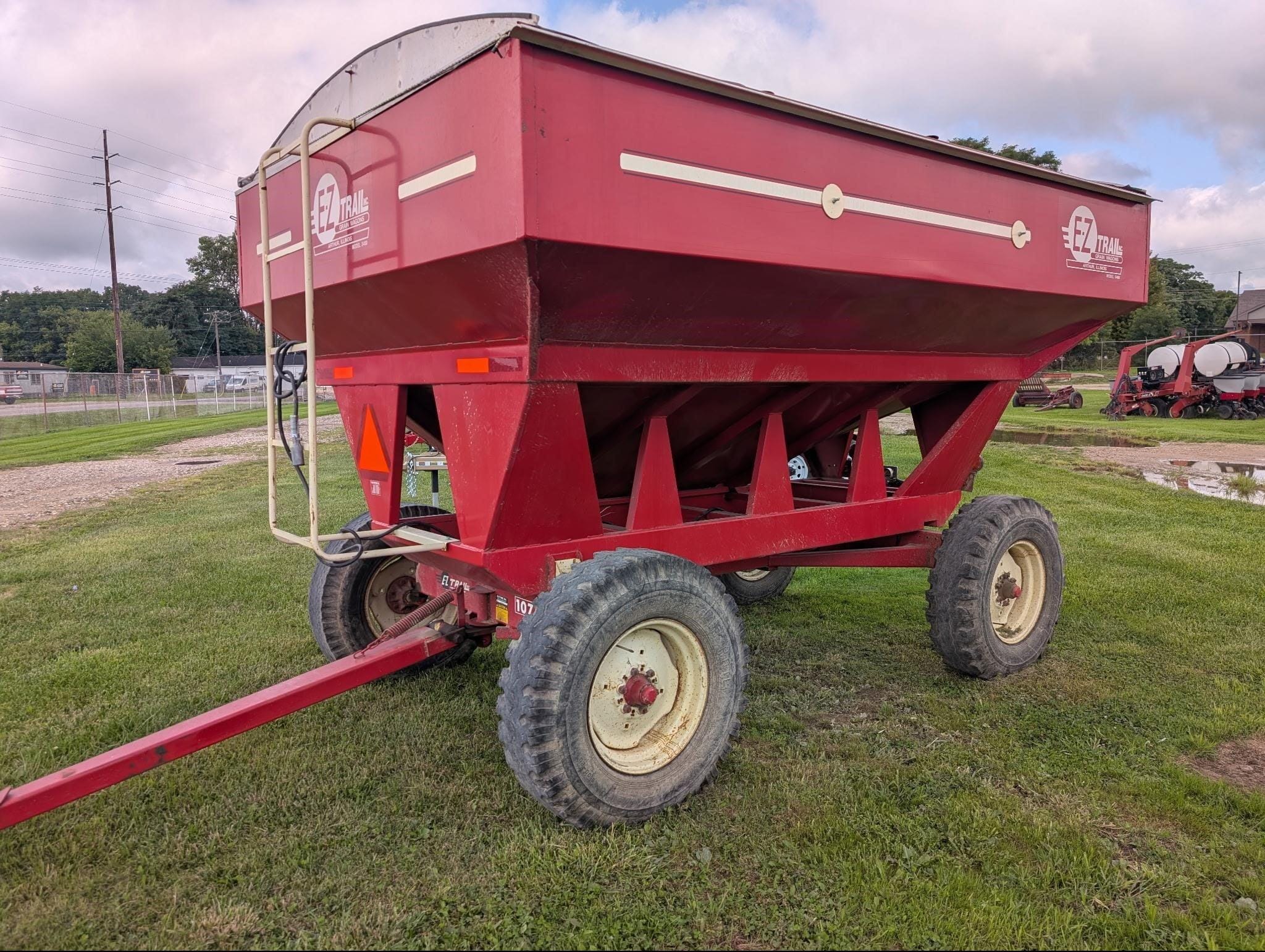 E-Z Trail 3400 Equipment Image0