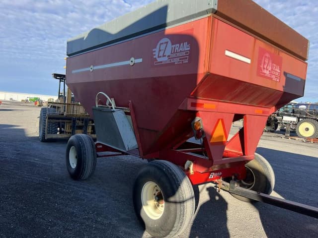 Image of E-Z Trail 3400 equipment image 4