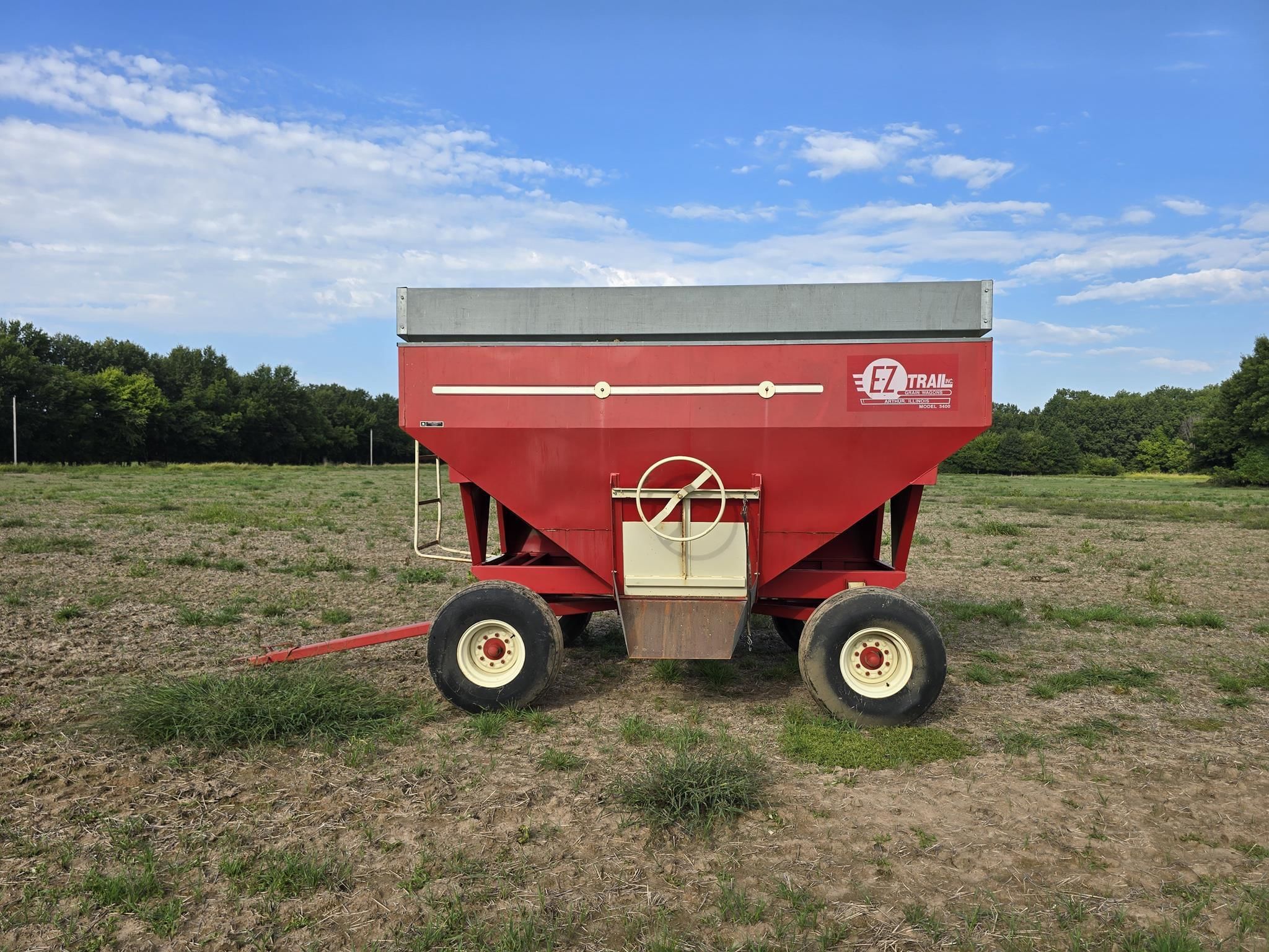 E-Z Trail 3400 Equipment Image0