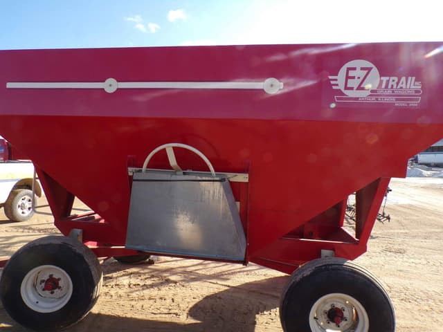 Image of E-Z Trail 3400 equipment image 3