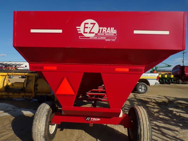 Image of E-Z Trail 3400 equipment image 4