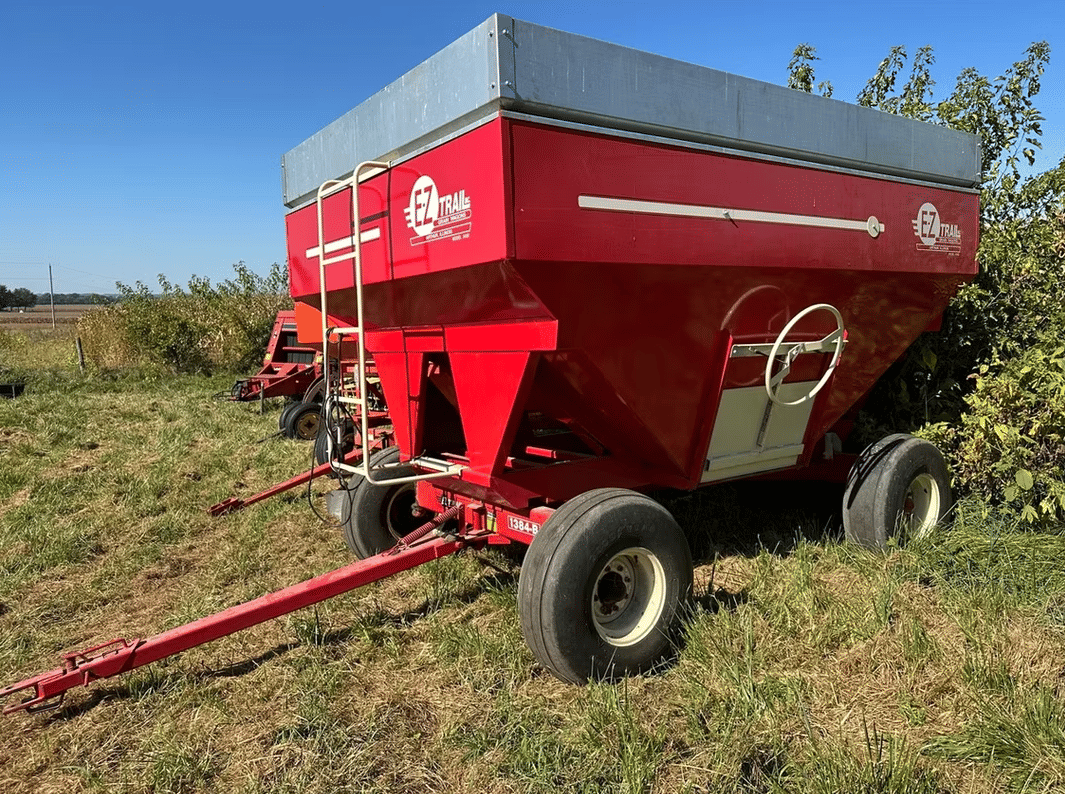 E-Z Trail 3400 Equipment Image0