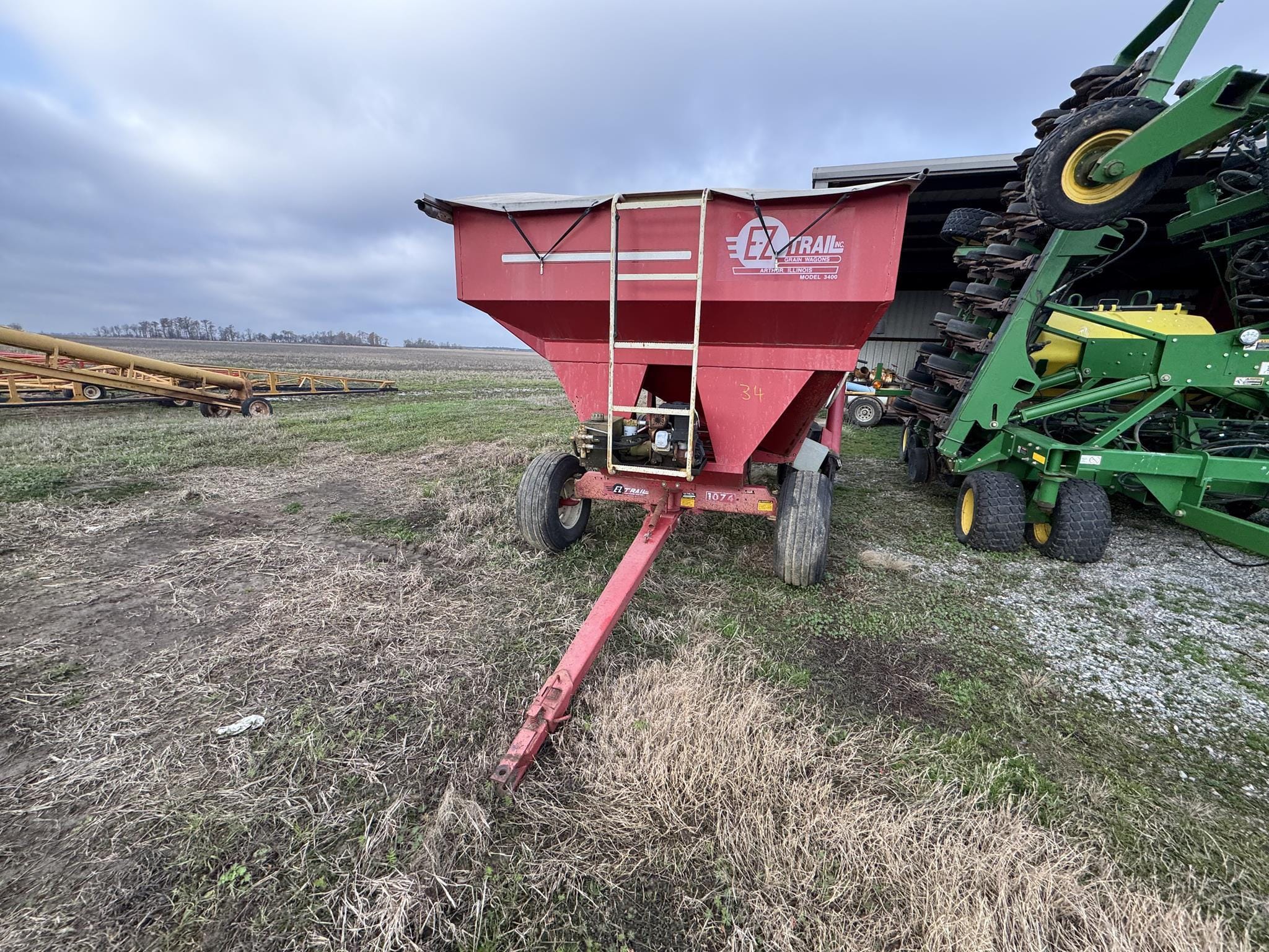 E-Z Trail 3400 Equipment Image0