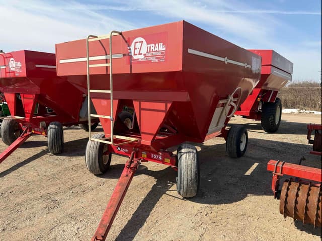 Image of E-Z Trail 3400 equipment image 2