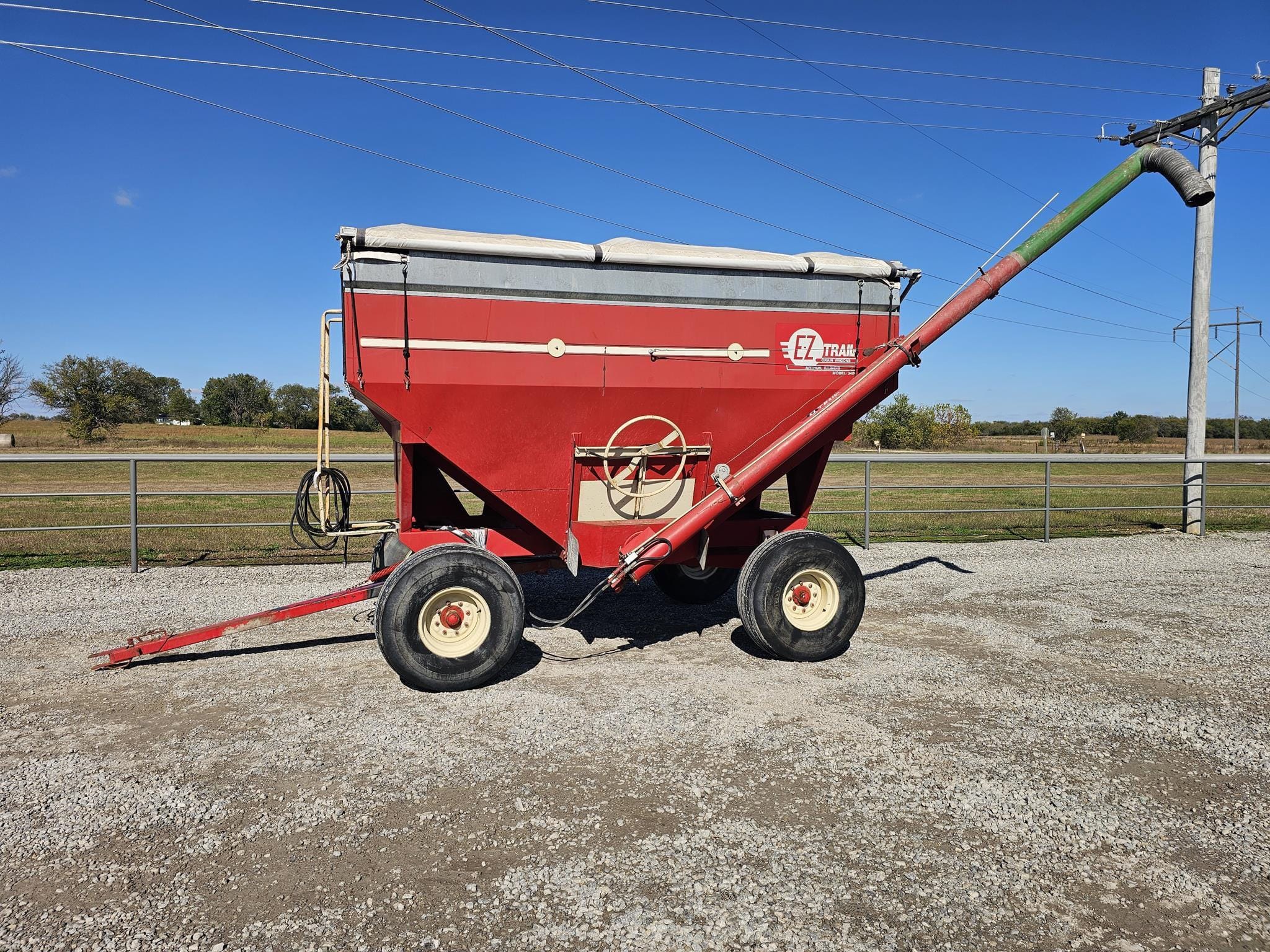 E-Z Trail 3400 Equipment Image0