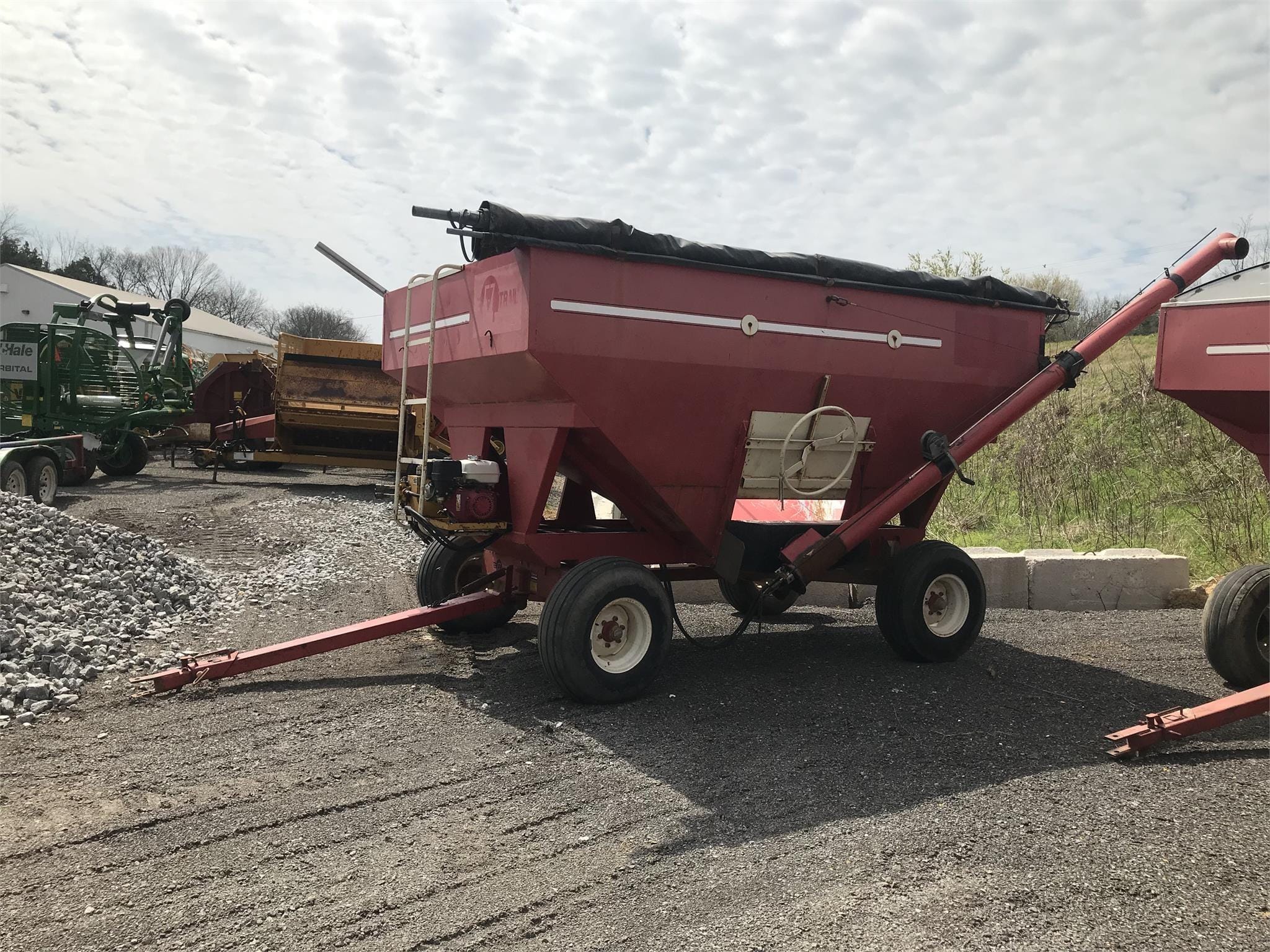 E-Z Trail 3400 Equipment Image0