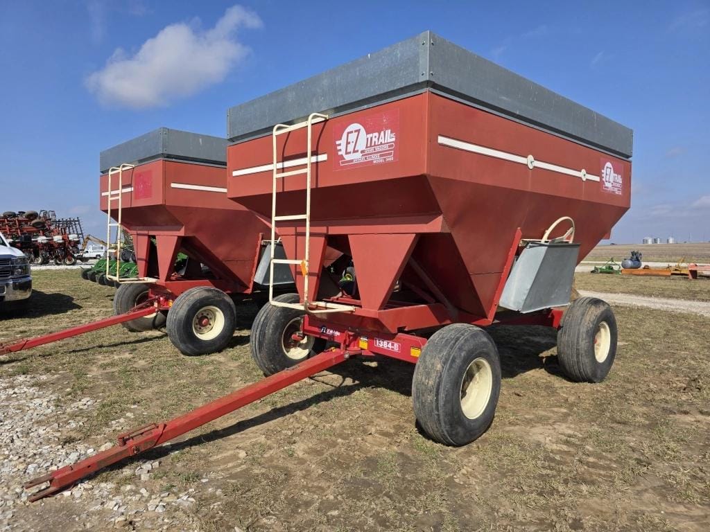 E-Z Trail 3400 Equipment Image0