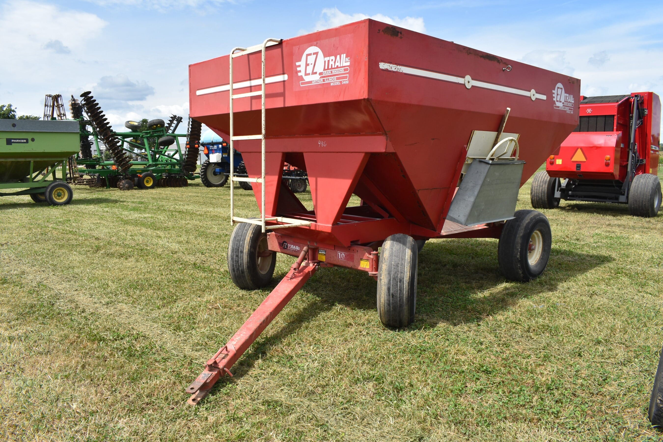 E-Z Trail 3400 Equipment Image0