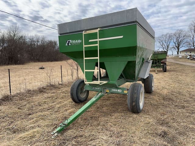 Image of E-Z Trail 400 equipment image 4