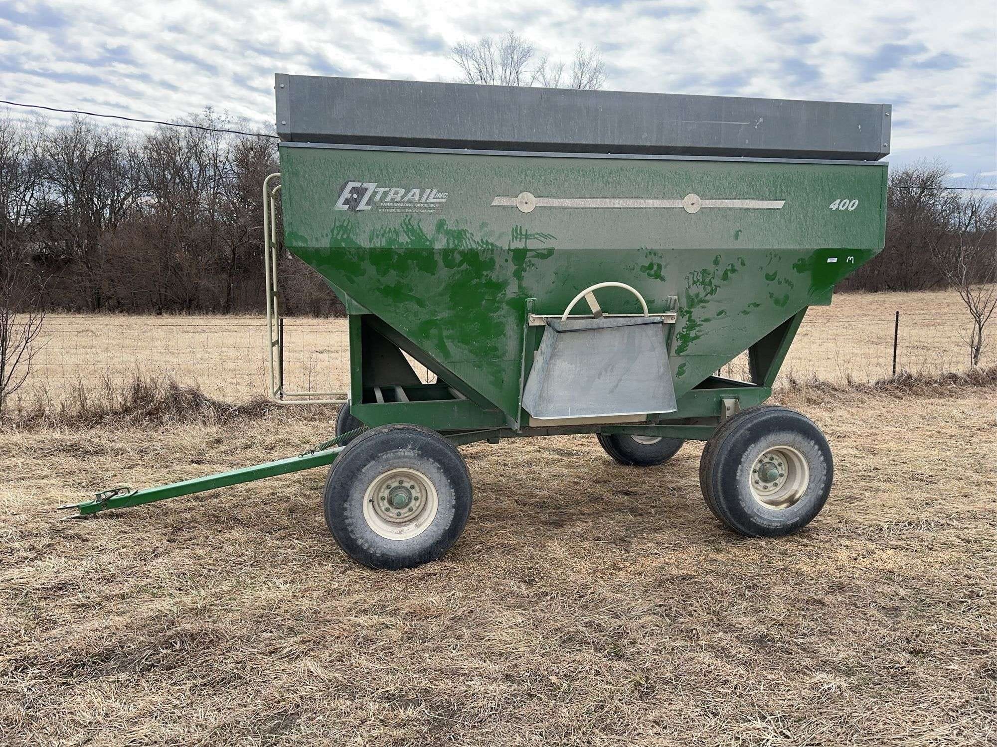 E-Z Trail 400 Equipment Image0