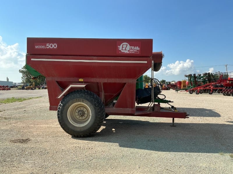 E-Z Trail 500 Equipment Image0