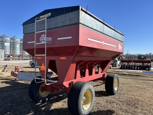 Image of E-Z Trail 500 equipment image 2