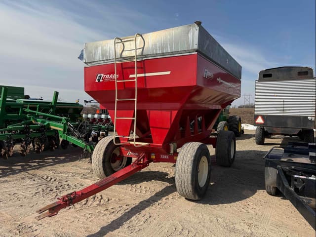 Image of E-Z Trail 500 equipment image 2