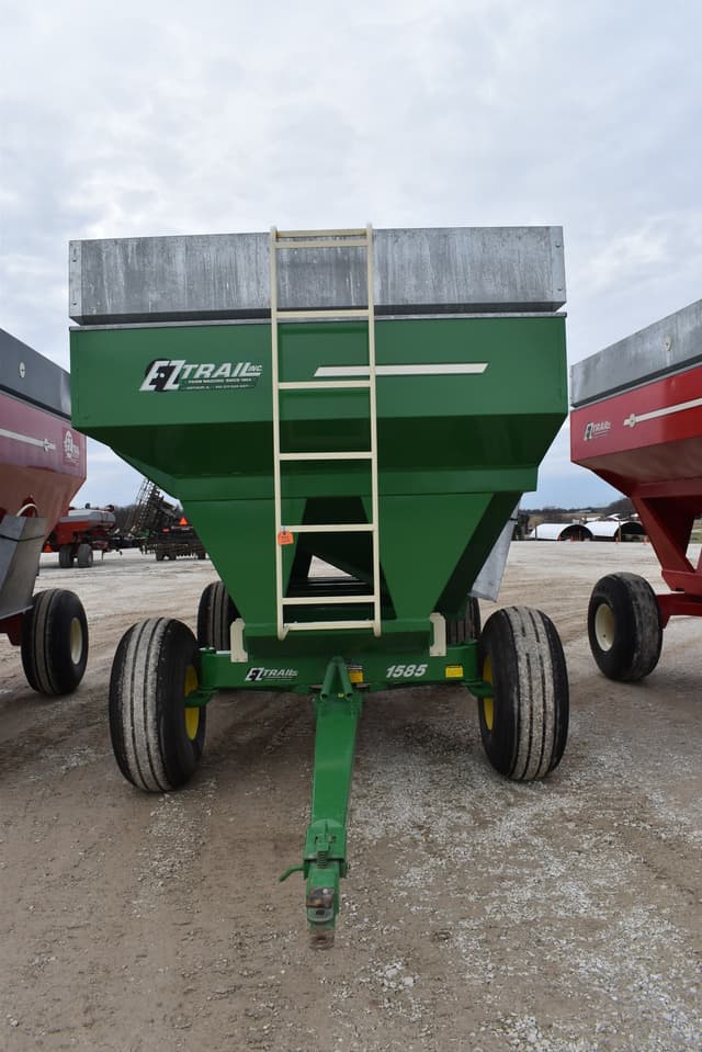 Image of E-Z Trail 500 equipment image 1