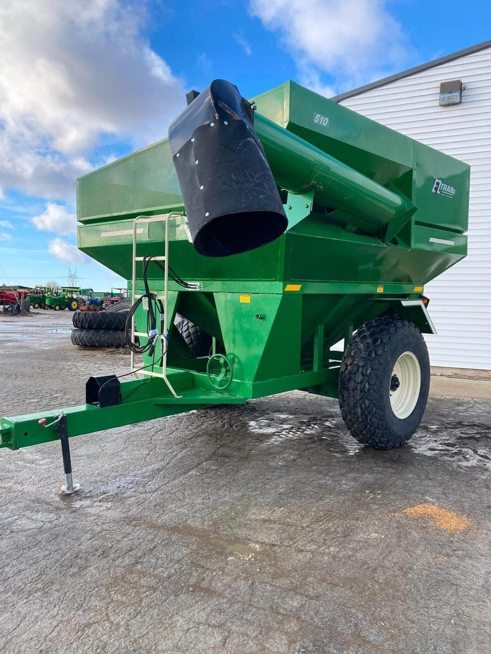 Image of E-Z Trail 510 Primary image