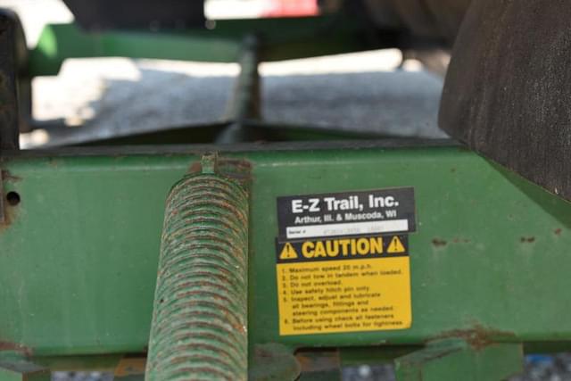 Image of E-Z Trail 672 equipment image 4