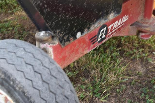 Image of E-Z Trail 672 equipment image 4