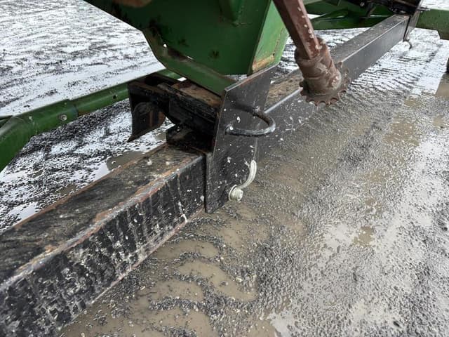 Image of E-Z Trail 680 equipment image 1