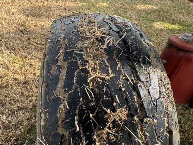 Image of E-Z Trail 680 equipment image 4