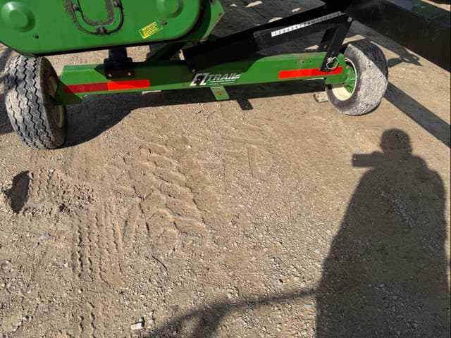 Image of E-Z Trail 680 equipment image 4