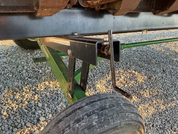 Image of E-Z Trail 680 equipment image 4