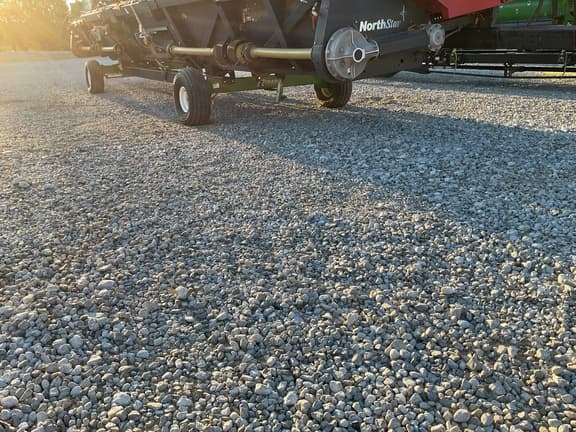 Image of E-Z Trail 680 equipment image 3