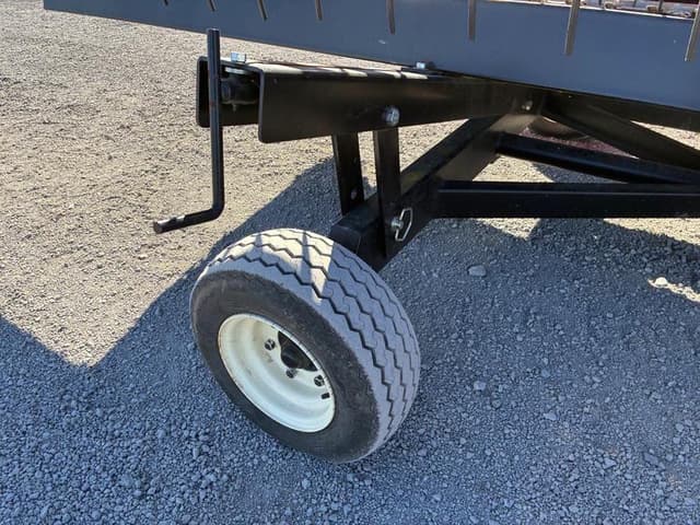 Image of E-Z Trail 680 equipment image 3