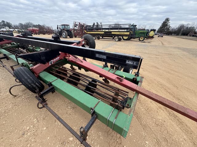 Image of E-Z Trail 680 equipment image 2