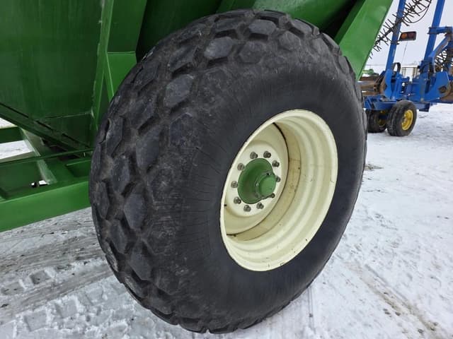 Image of E-Z Trail 700 equipment image 1