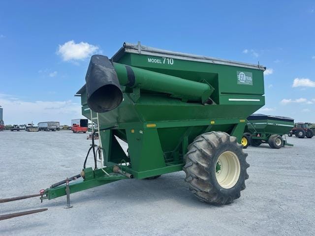 E-Z Trail 710 Equipment Image0