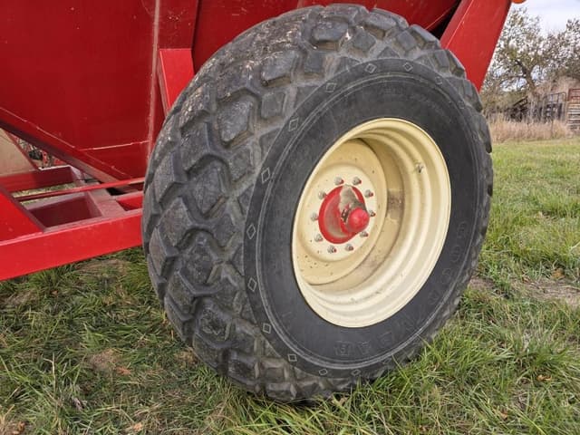 Image of E-Z Trail 710 equipment image 1