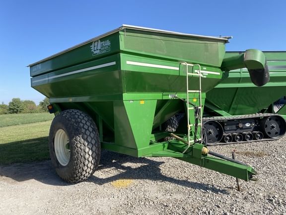 E-Z Trail 710 Equipment Image0