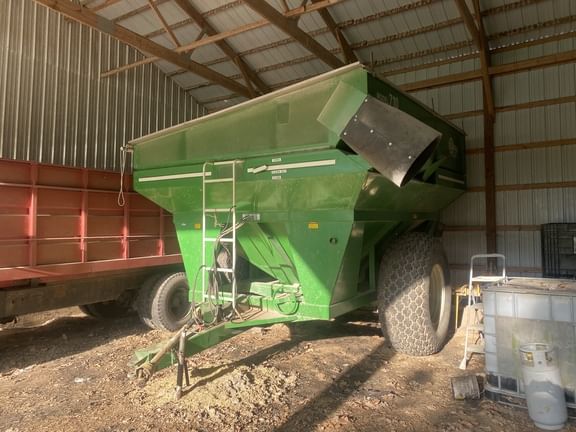 E-Z Trail 710 Equipment Image0