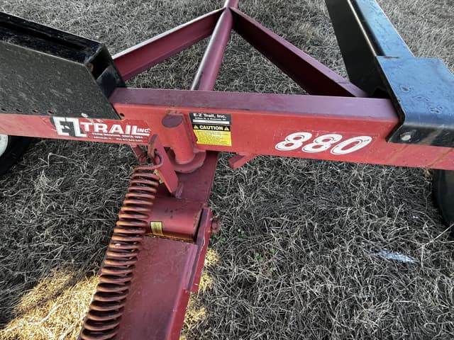 Image of E-Z Trail 880 equipment image 2