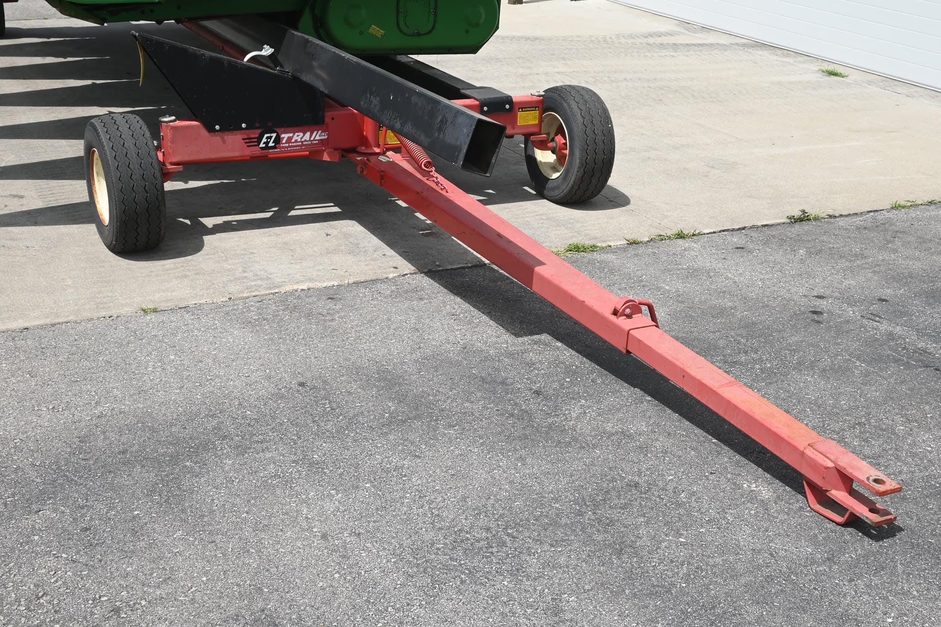 E-Z Trail 672 Equipment Image0