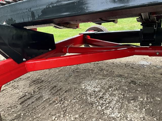 Image of E-Z Trail 680 equipment image 2