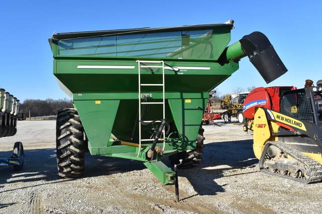 Image of E-Z Trail 710 equipment image 1