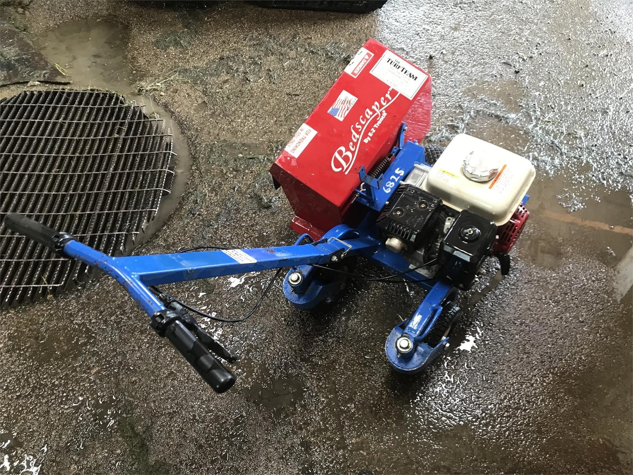 2015 E-Z Trench BE400 Equipment Image0