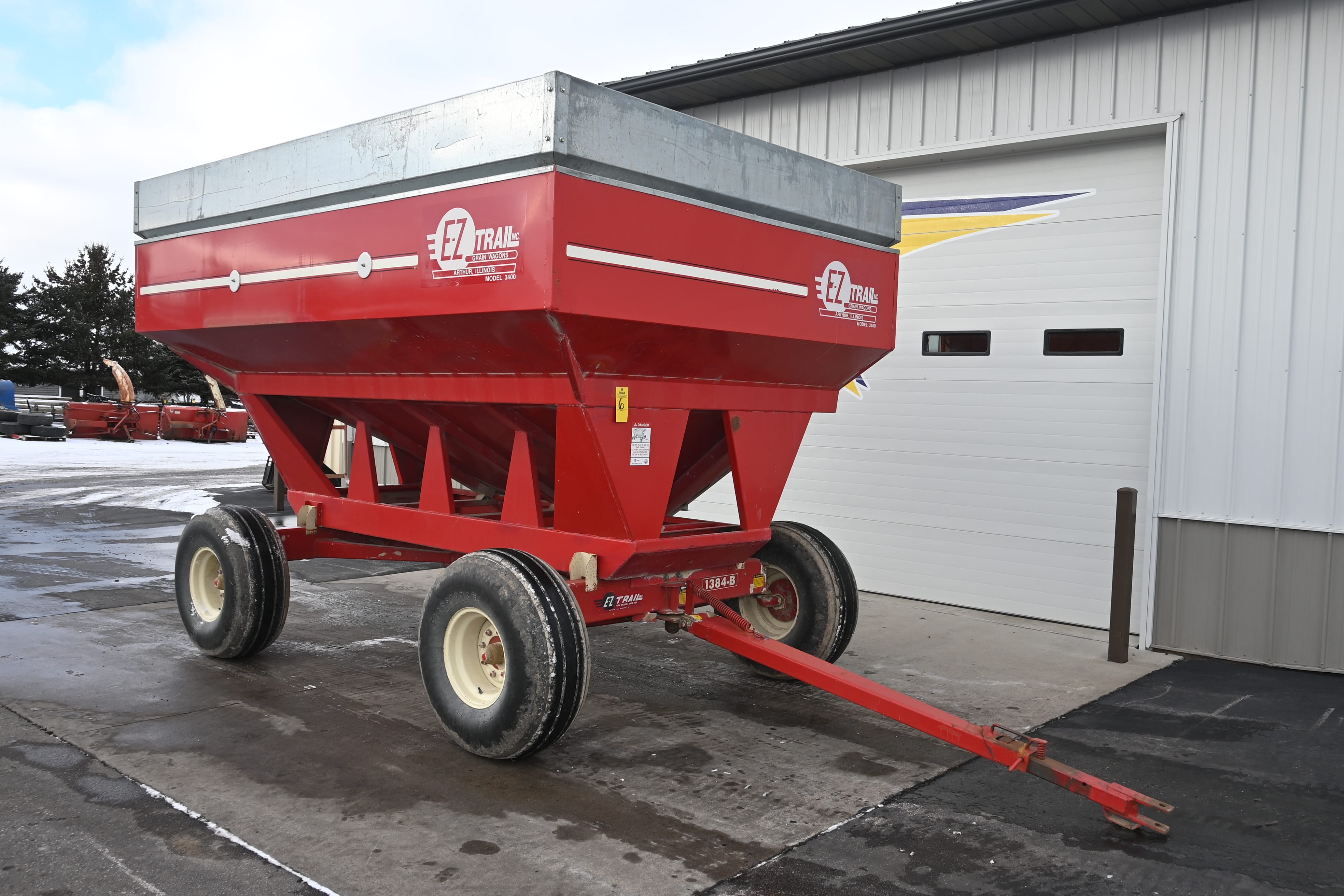 Main image E-Z Trail 3400