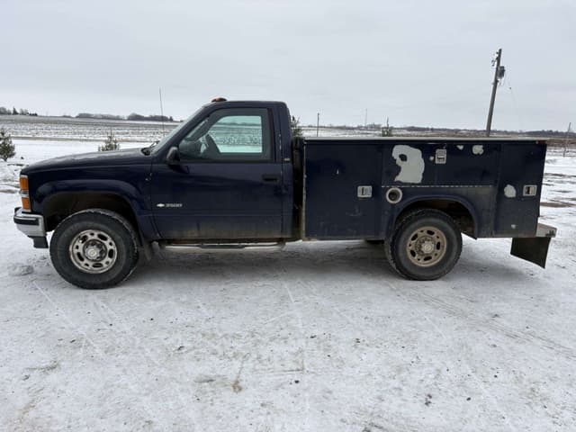 Image of Chevrolet 3500 equipment image 1