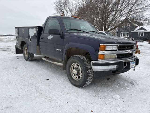 Image of Chevrolet 3500 equipment image 3