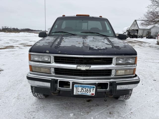 Image of Chevrolet 3500 equipment image 2