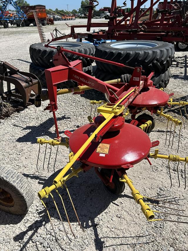 Image of New Holland 254 equipment image 4