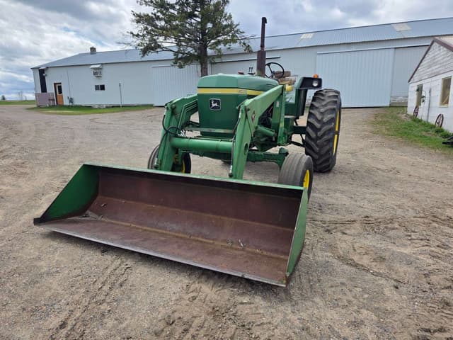 Image of John Deere 4030 equipment image 1