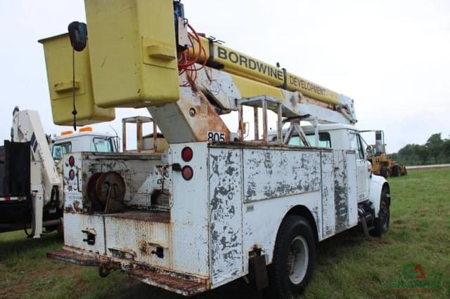 Image of International 4900 equipment image 3