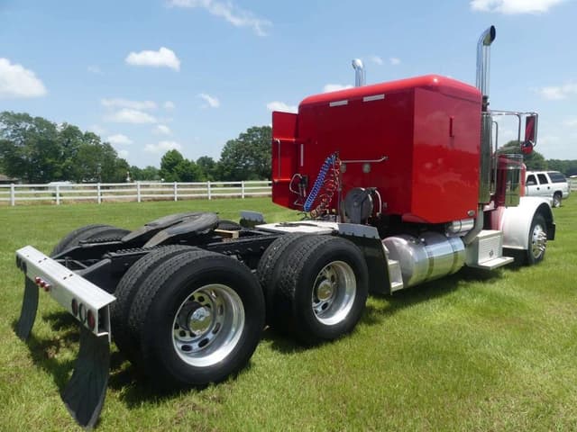 Image of Peterbilt 388 equipment image 2